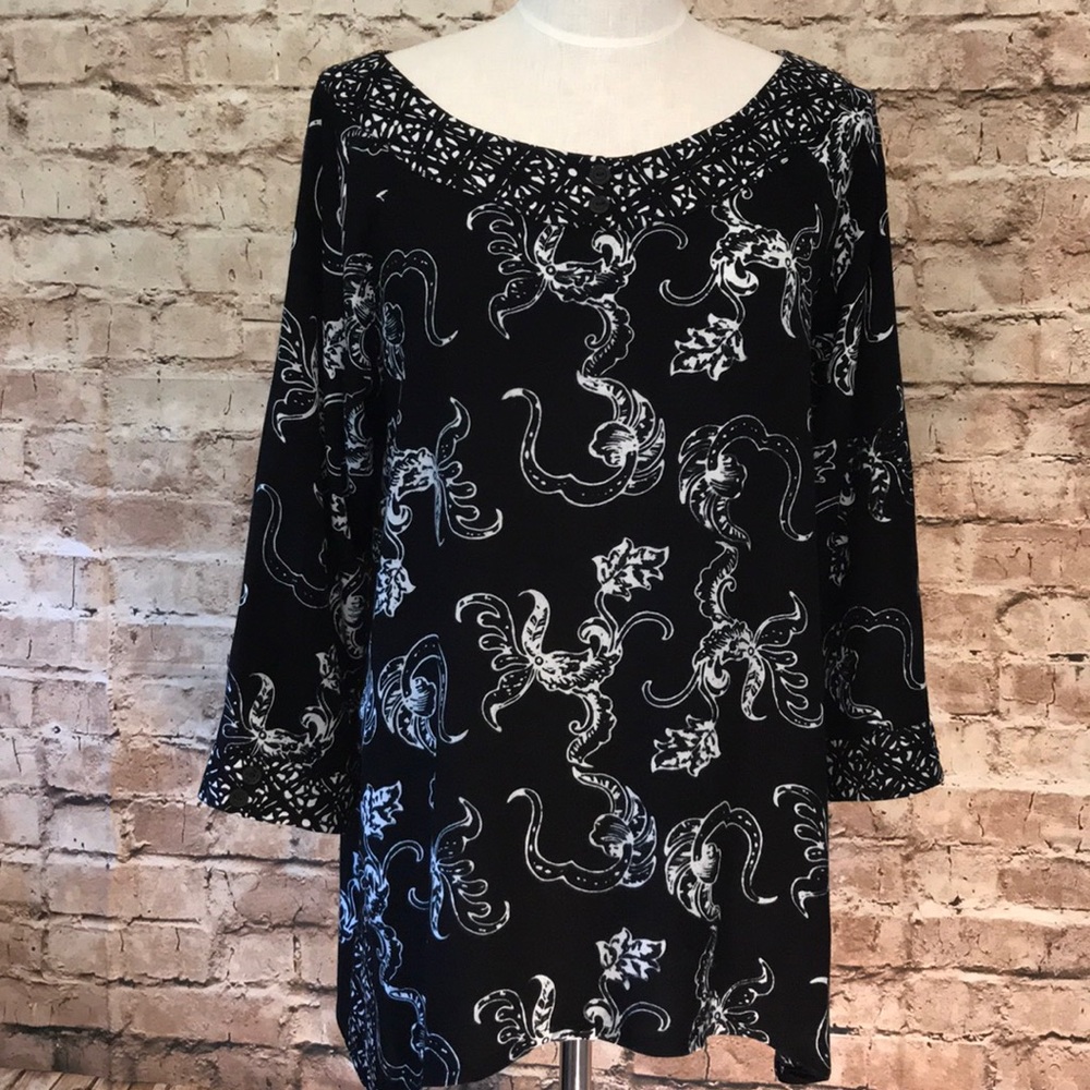 Like new Soft surroundings top